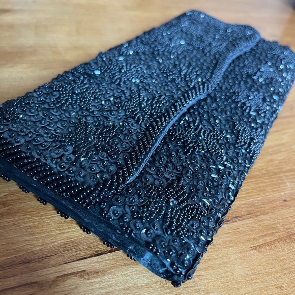 Vintage 1980s black beaded and sequinned clutch in excellent condition - Picture 5 of 7